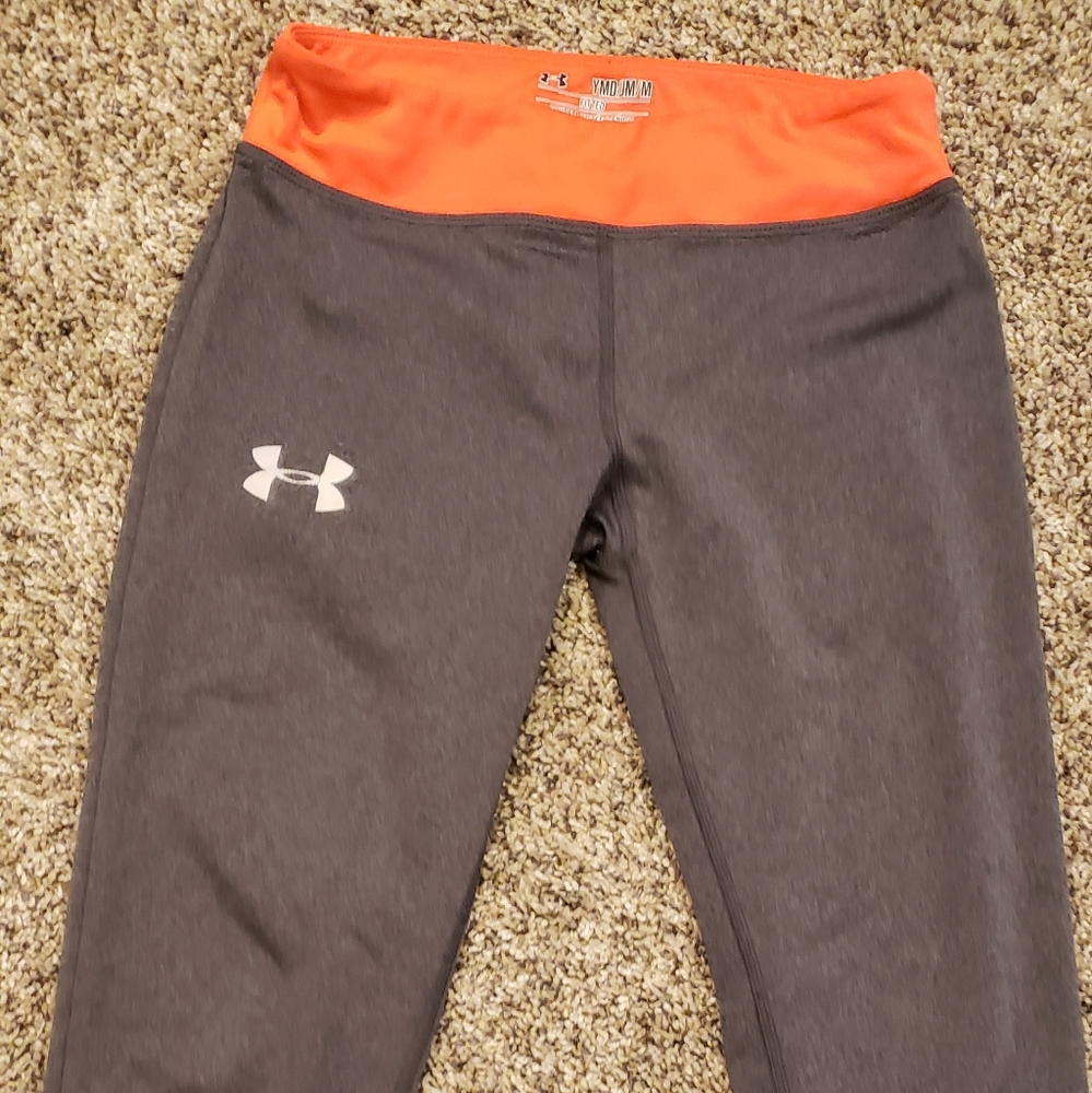 YMD Under Armour skinny capri pants